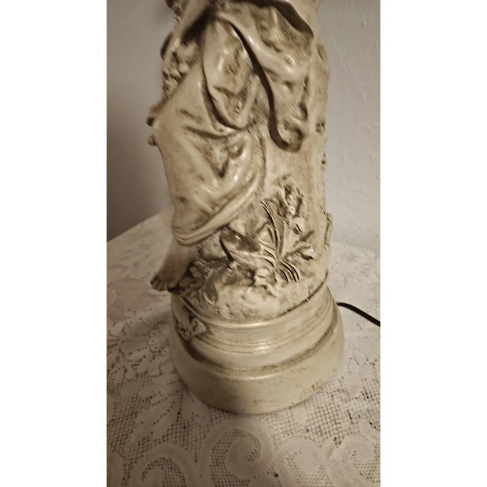 Vintage Early-mid 20th Century Plaster Mold Figural Table Lamp. Needs Re-wired